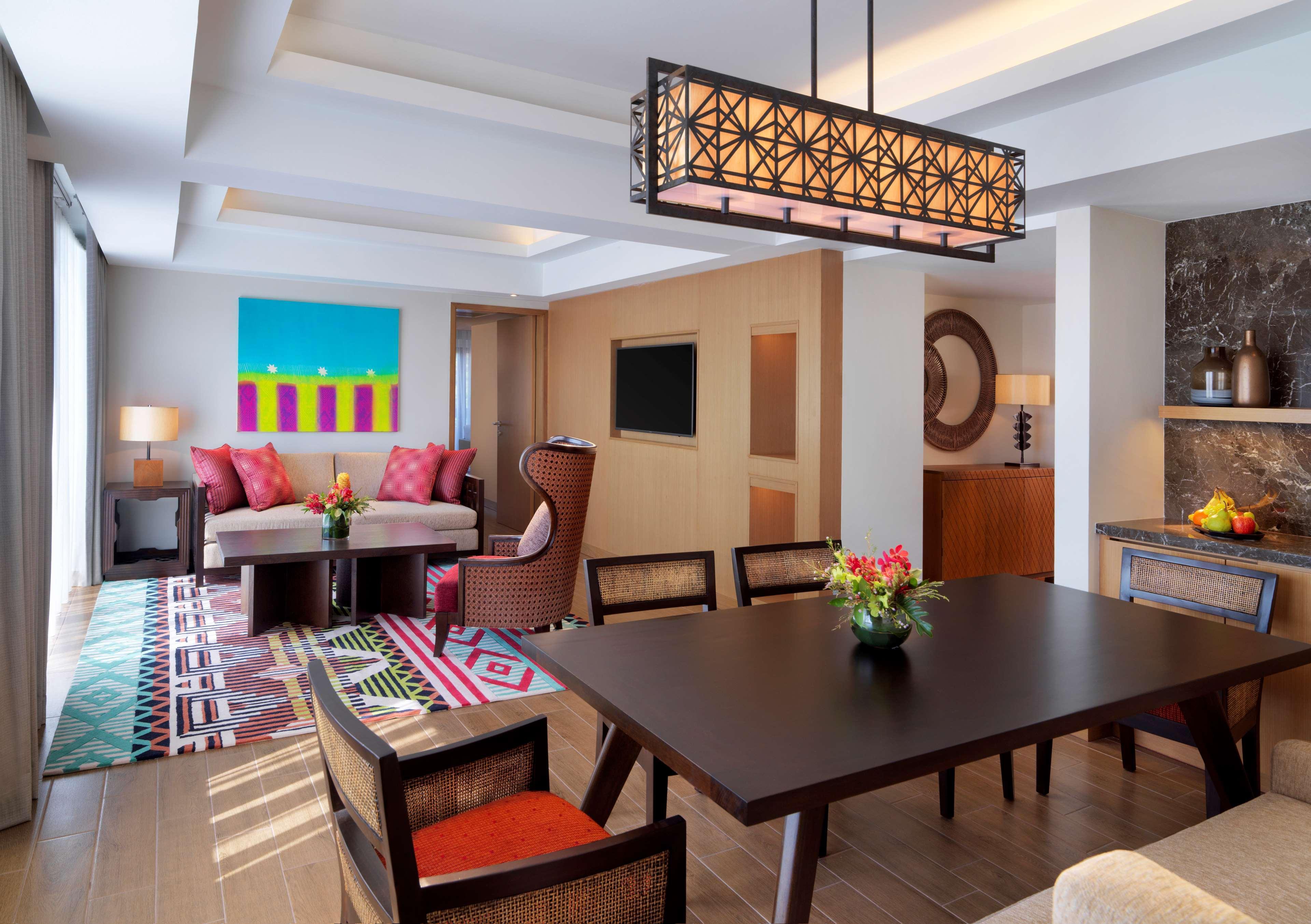 하얏트 리젠시 콴탄 리조트 외부 사진 A suite at the W Bali